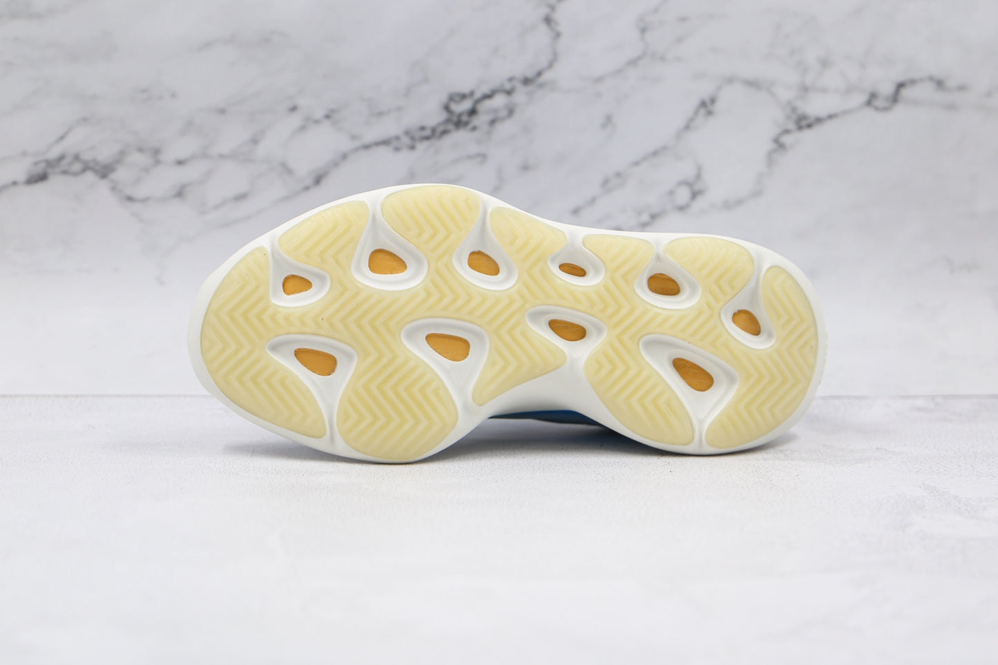 Yeezy 700 V3 Arzareth