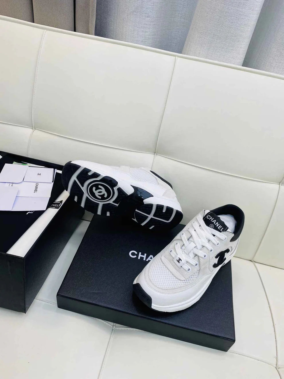 Chanel CC Runner White/Black