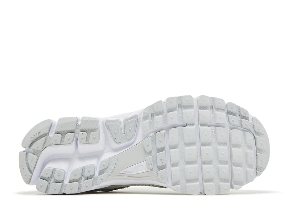 Nike Vomero 5 Chrome Toe