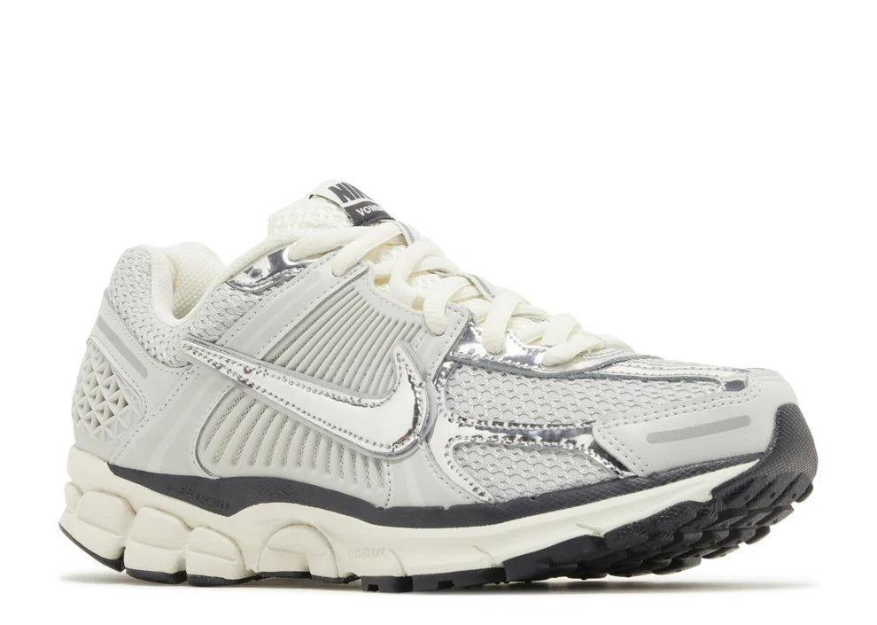 Nike Vomero 5 Chrome