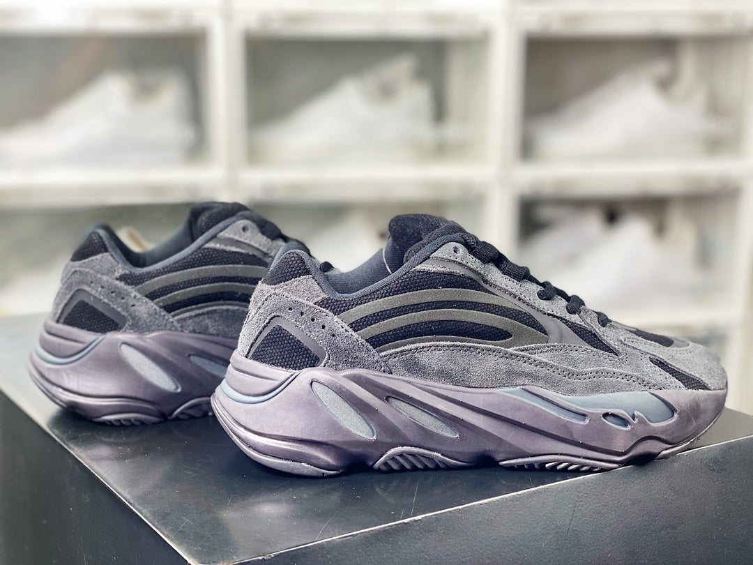 Yeezy 700 V2 Vanta