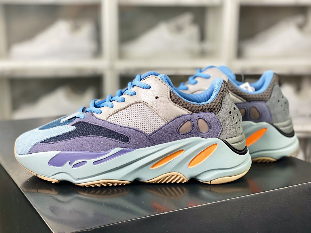 Yeezy 700 V2 Carbone Blue