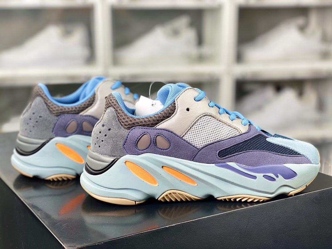 Yeezy 700 V2 Carbone Blue