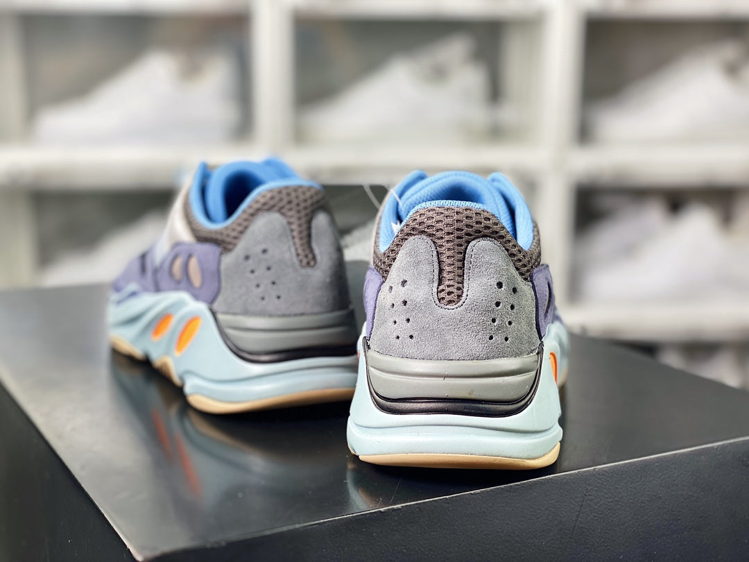 Yeezy 700 V2 Carbone Blue