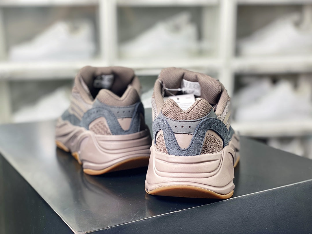 Yeezy 700 V2 Mauve