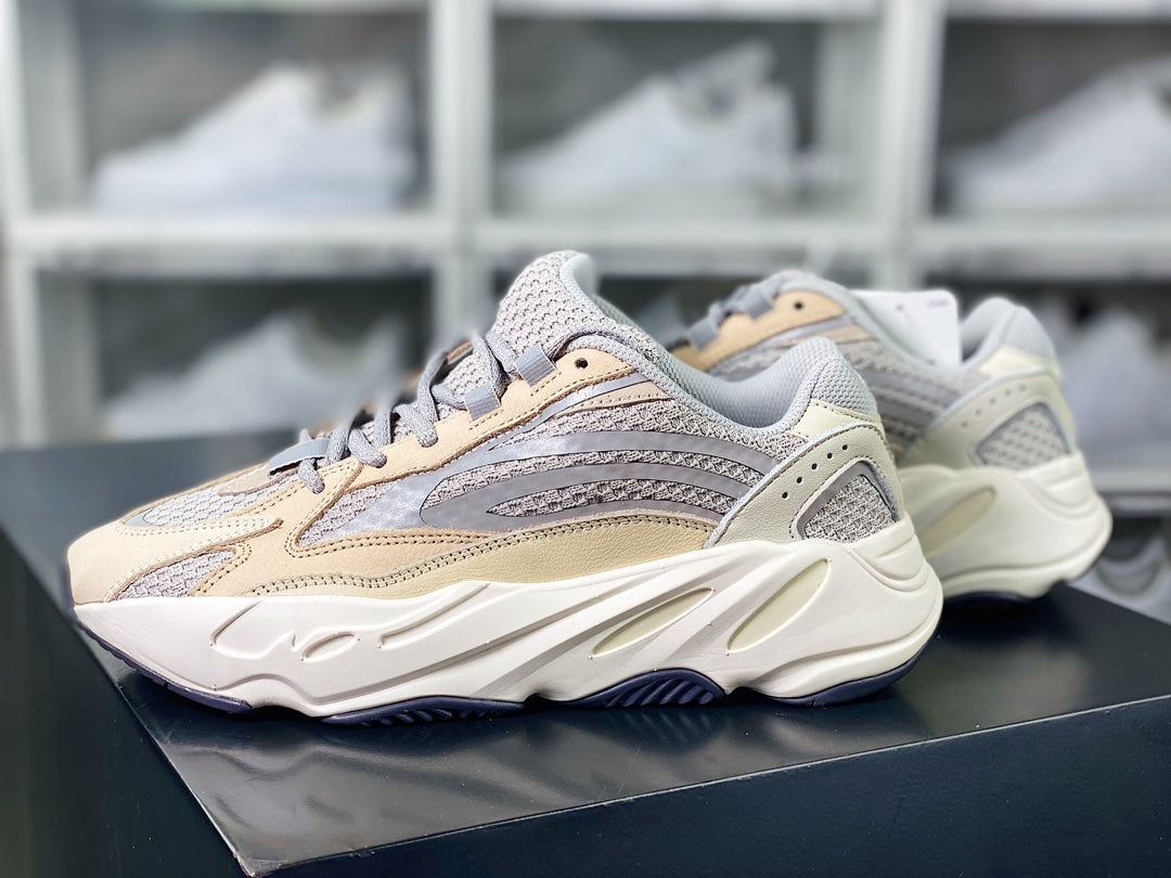 Yeezy 700 V2 Cream