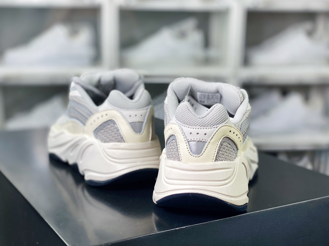 Yeezy 700 V2 Static