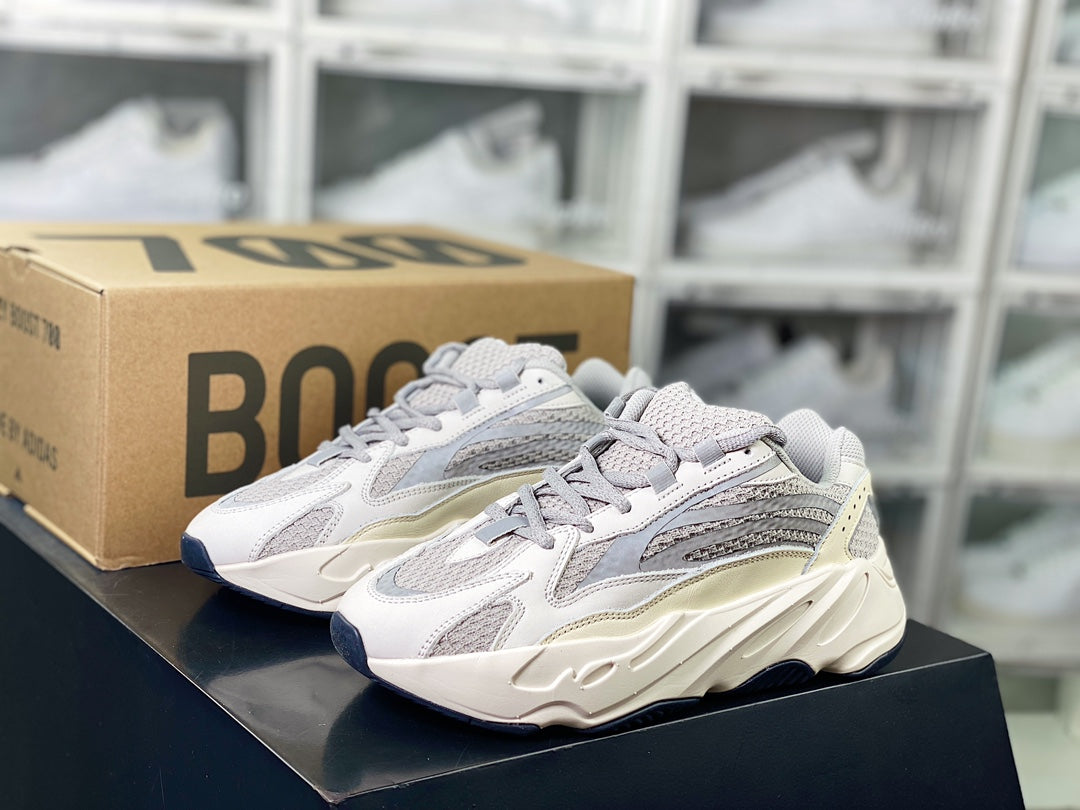 Yeezy 700 V2 Static