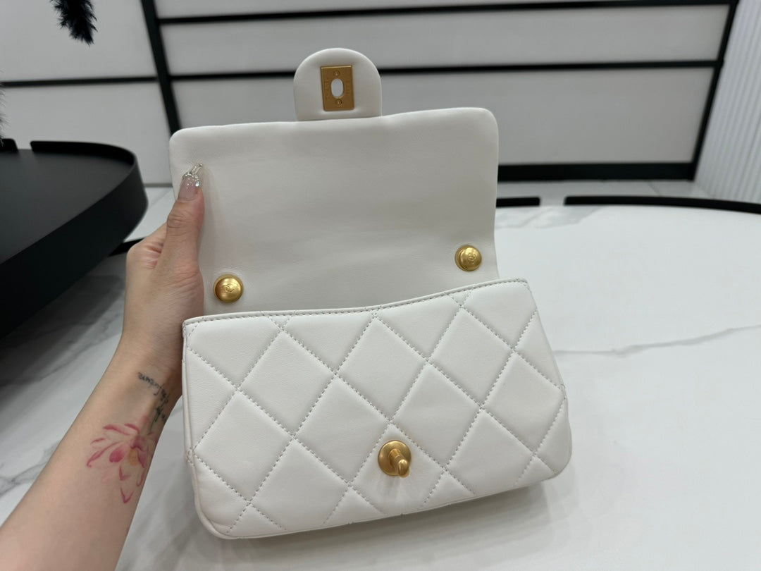 Chanel Timeless Blanc