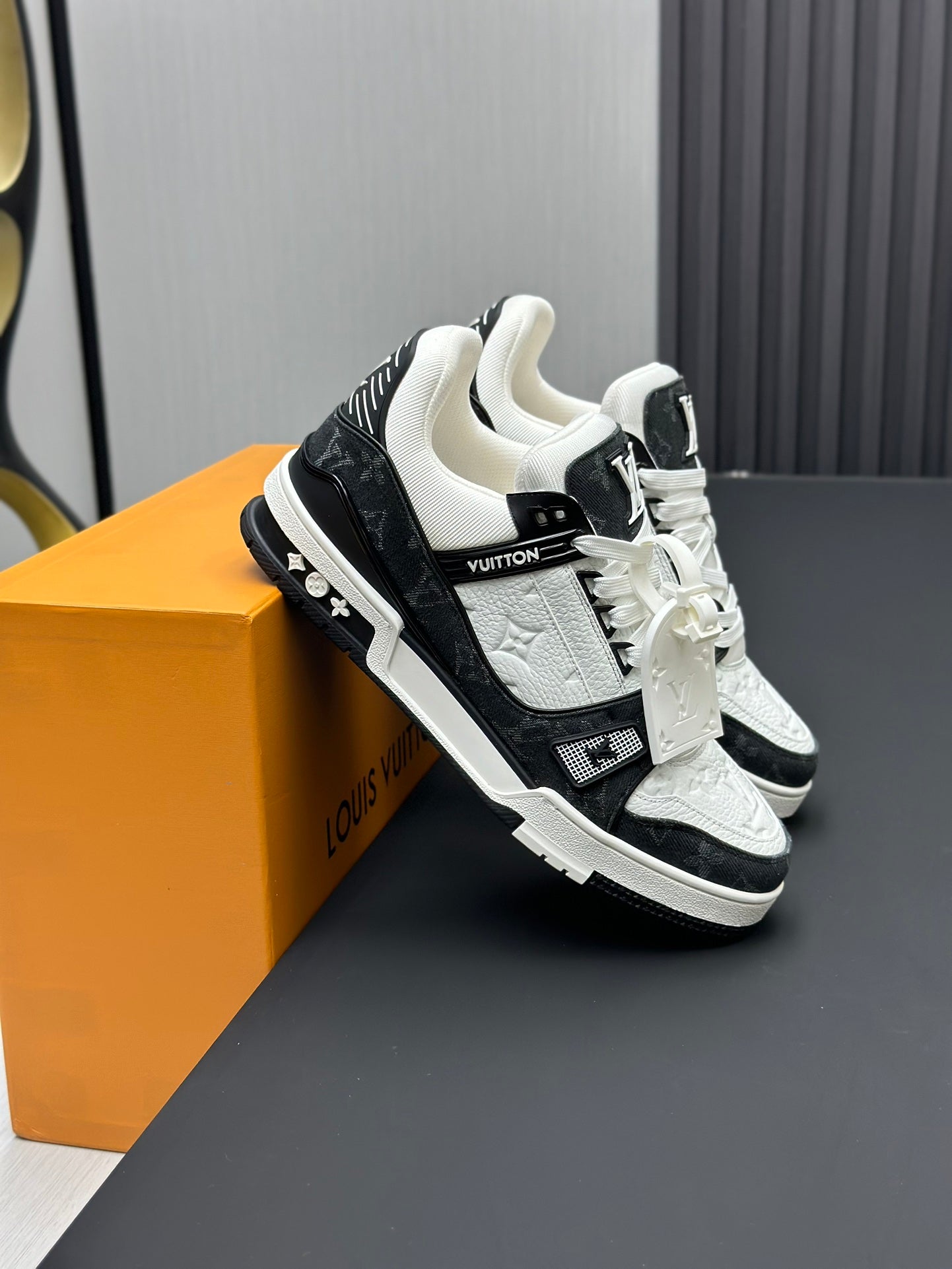 LV Trainer Noir/Blanc