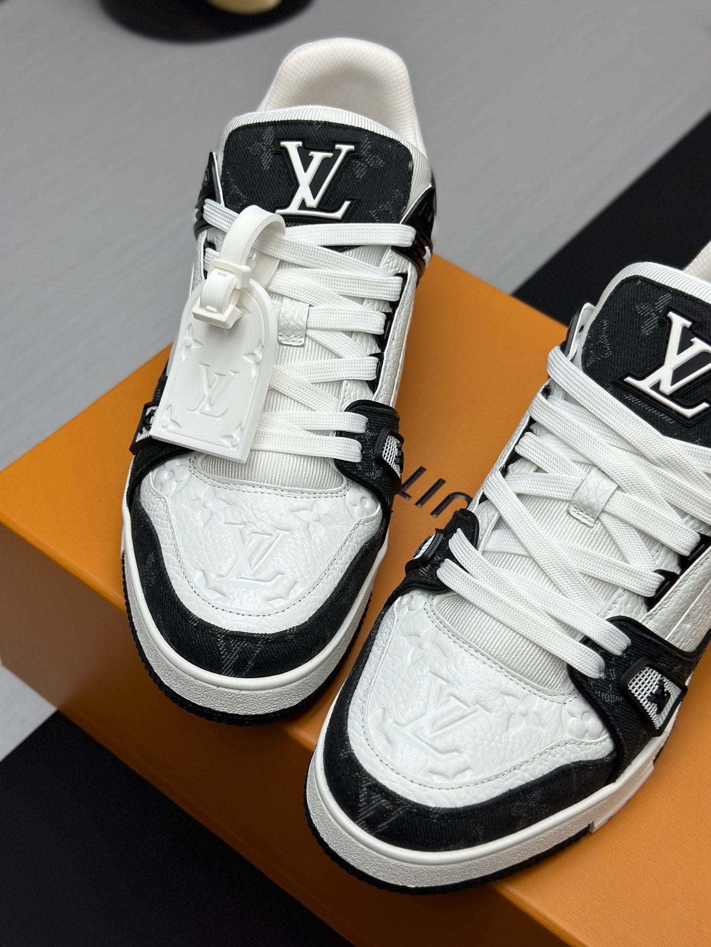 LV Trainer Noir/Blanc