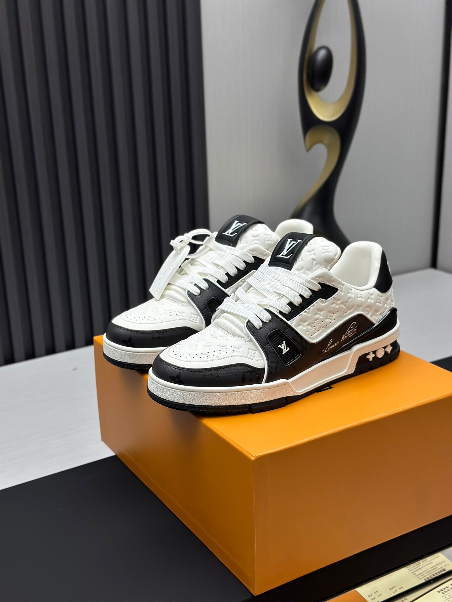 LV Trainer Noir/Blanc