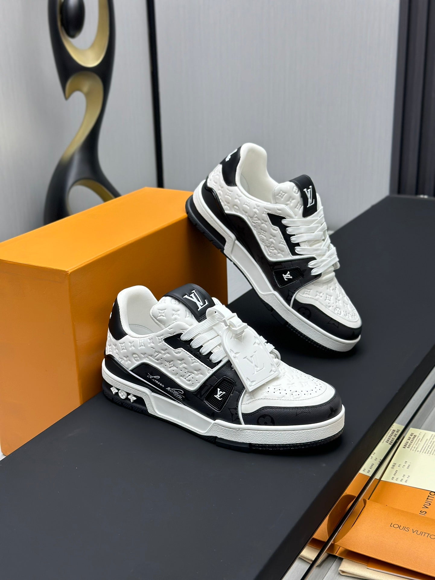 LV Trainer Noir/Blanc