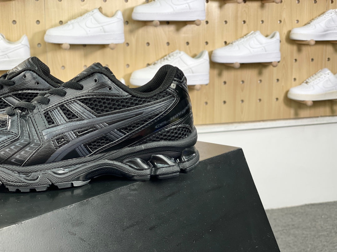 Asics Kayano-14